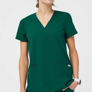 Hunter green figs Casma scrub top